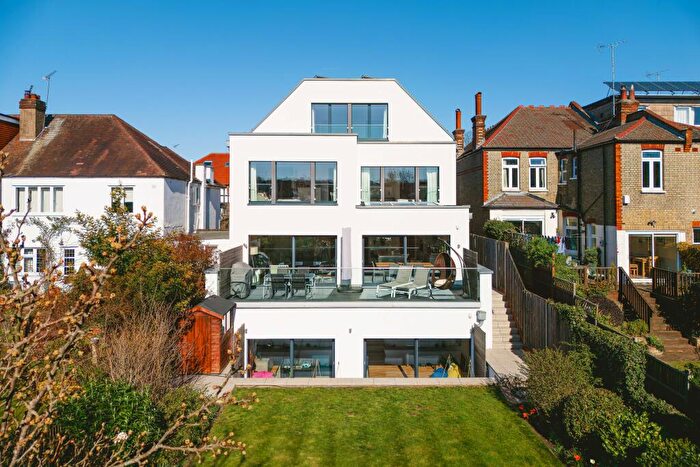 5 Bedroom Detached House For Sale In Lansdowne Road, London, N10