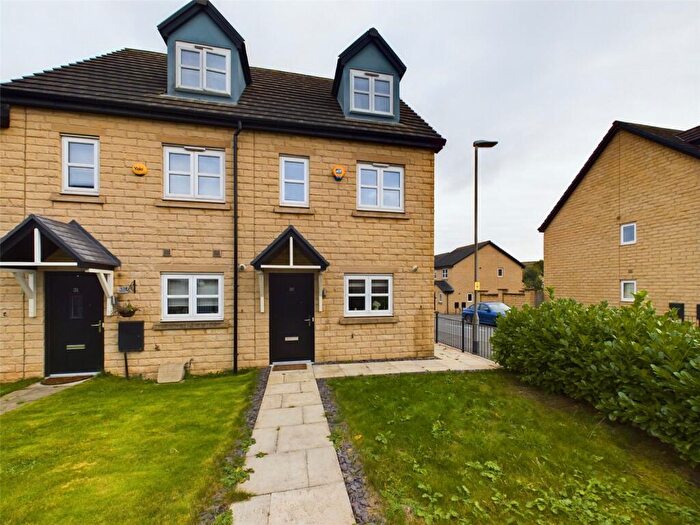 3 Bedroom End Of Terrace House For Sale In New Road, Denholme, Bradford, West Yorkshire, BD13