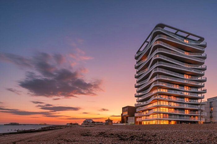 3 Bedroom Apartment For Sale In Brighton Road, Worthing, BN11