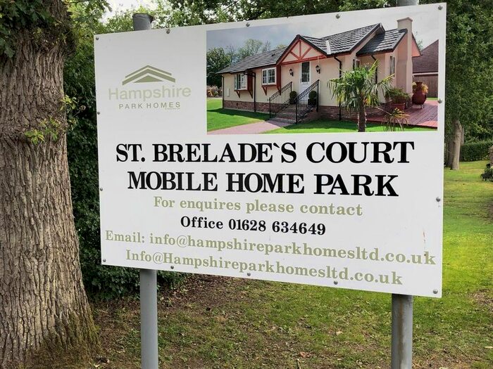 1 Bedroom Bungalow For Sale In St. Brelades Court, Crouch House Road, Edenbridge, TN8