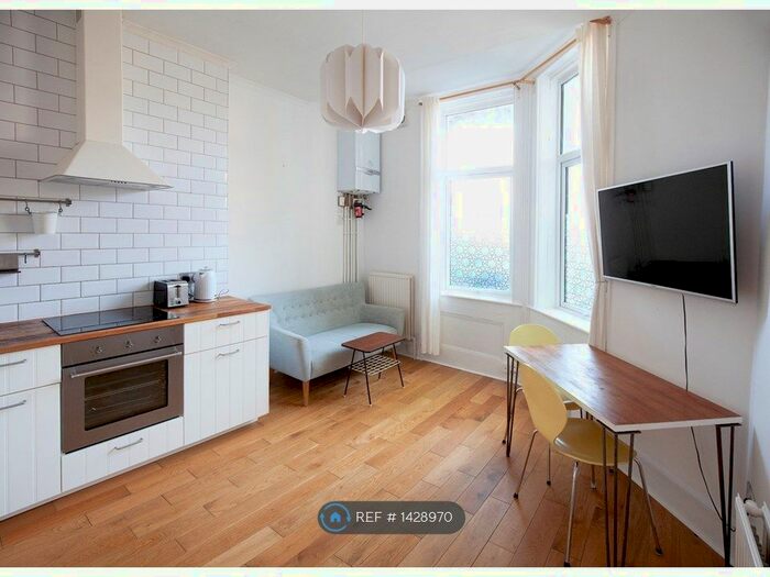 1 Bedroom Flat To Rent In Bird In Bush Road, London, SE15