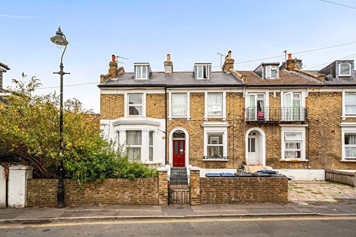 Studio For Sale In Chapel Road, West Ealing, London, W13