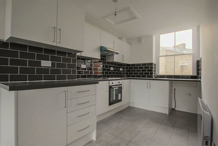 4 Bedroom Apartment To Rent In Deardengate, Haslingden, Rossendale, BB4