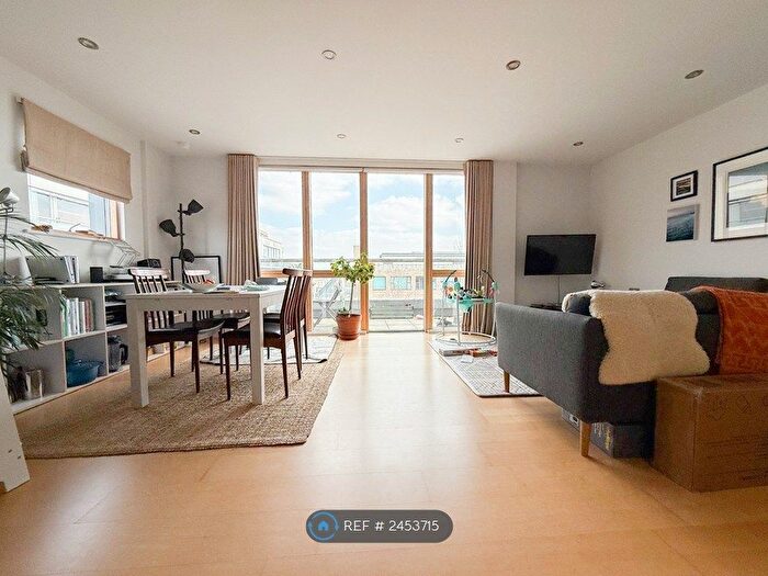 3 Bedroom Flat To Rent In Downham Wharf, London, N1