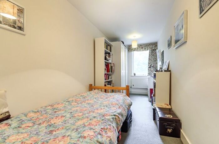 3 Bedroom Flat To Rent In North Bank, London, NW8
