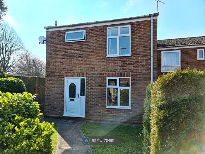3 Bedroom Semi-Detached House To Rent In Mulberry Close, Tring, HP23