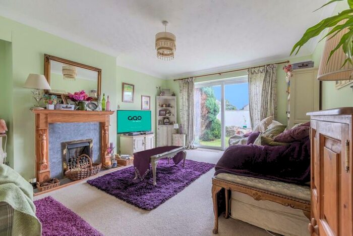 3 Bedroom Property For Sale In Main Street, Flookburgh, LA11