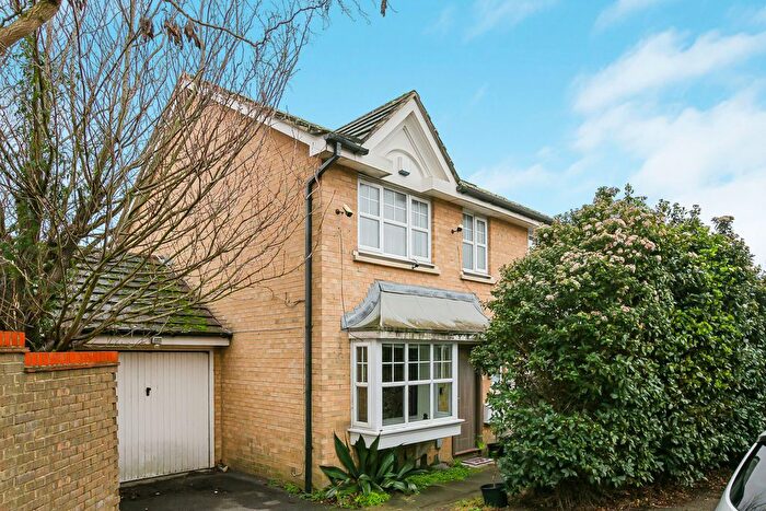 3 Bedroom Semi Detached House For Sale In Westmacott Drive, Feltham, TW14