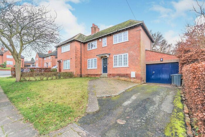 3 Bedroom Semi-Detached House To Rent In Heath Close, Kings Norton, Birmingham, B30