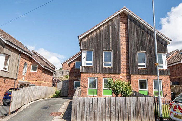 3 Bedroom Semi-Detached House For Sale In New Fairfield Street, Bramley, Leeds, LS13