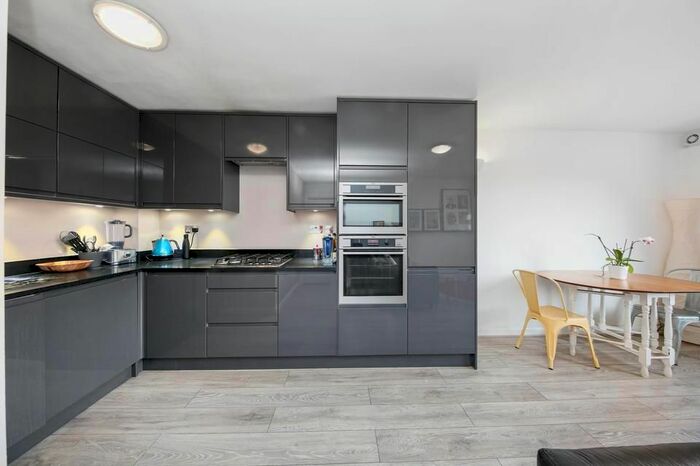 2 Bedroom Flat To Rent In Ilderton Road, London, SE16