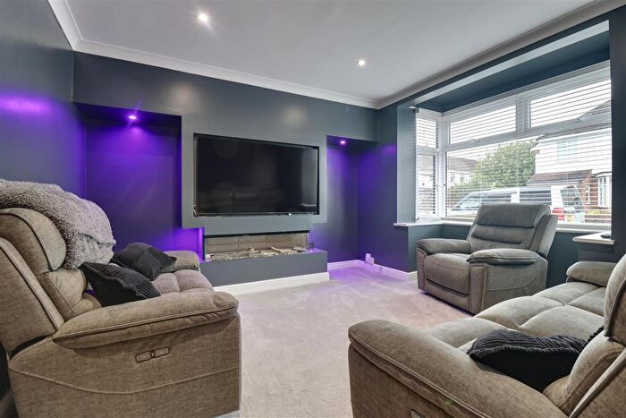 3 Bedroom Semi-Detached House For Sale In Donaldson Road, Portsmouth, PO6