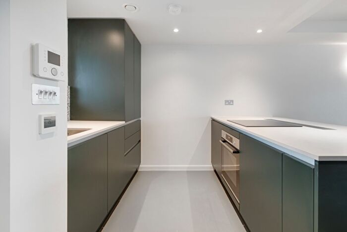 1 Bedroom Flat To Rent In St. Leonards Road, London, E14