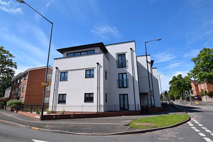 2 Bedroom Flat To Rent In Binswood Mews, Leamington Spa, CV32