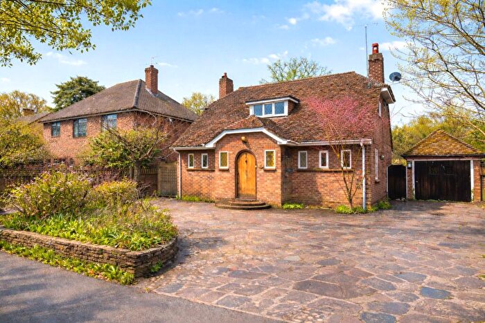 5 Bedroom Detached House For Sale In Boundary Road, Farnborough, Hampshire, GU14