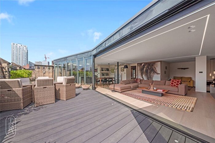 1 Bedroom Flat To Rent In Hoxton Square, London, N1