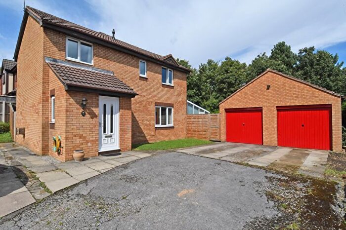 4 Bedroom Detached House To Rent In New Hall Close, Crigglestone, WF4