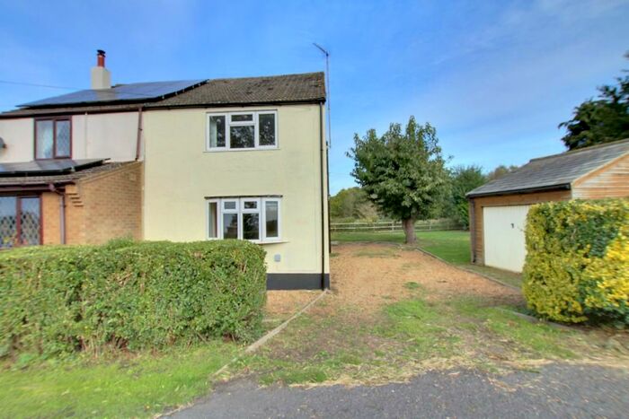 3 Bedroom Cottage For Sale In Goosetree Estate, Long Gravel, PE13