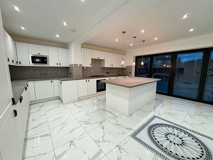 6 Bedroom Semi-Detached House To Rent In Shere Road, Ilford, IG2