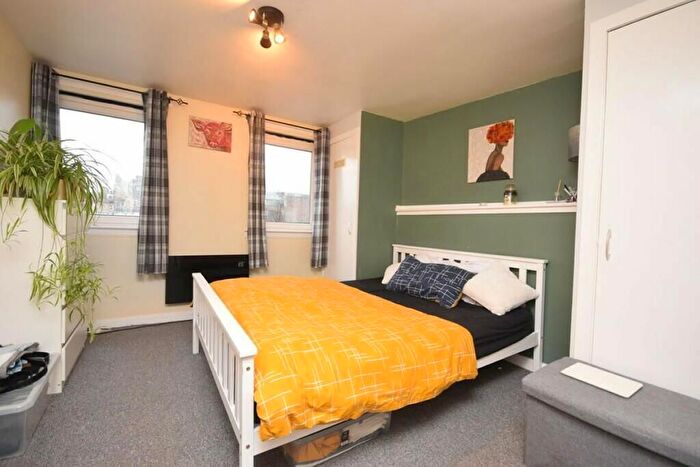 2 Bedroom Flat To Rent In South Methven Street, Flat -, Perth, PH1