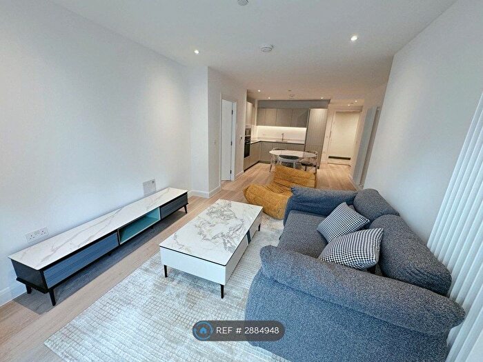 2 Bedroom Flat To Rent In Ellipse House, London, E16