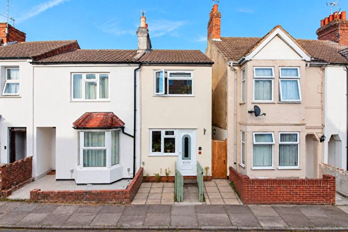 2 Bedroom End Of Terrace House For Sale In Eastern Street, Aylesbury, HP20