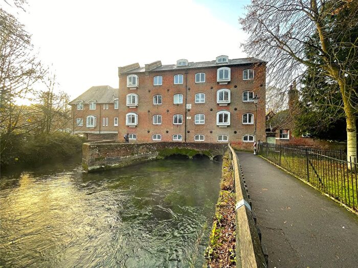 2 Bedroom Flat For Sale In Wharf Hill, Winchester, Hampshire, SO23