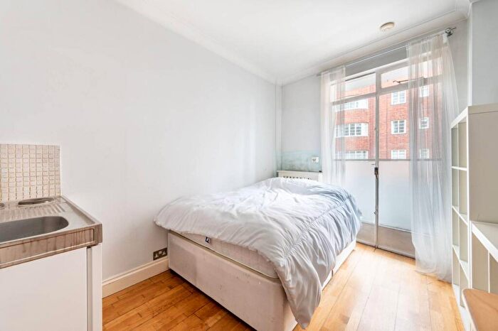 Studio To Rent In Prince Albert Road, St John's Wood, London, NW8