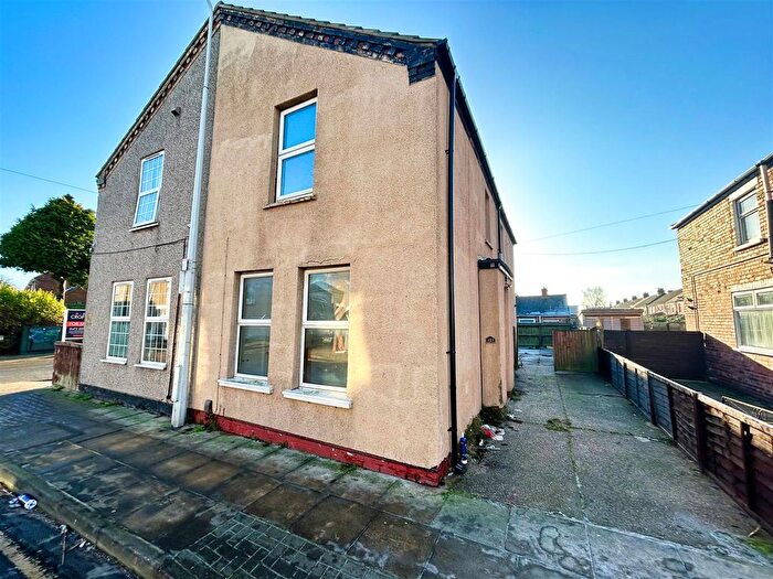 3 Bedroom Semi-Detached House To Rent In Lord Street, Grimsby, DN31