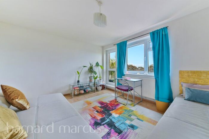 1 Bedroom Flat For Sale In Friern Road, London, SE22