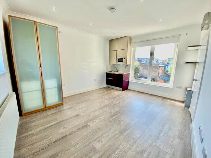 Studio To Rent In Antrobus Road, Chiswick, London, W4