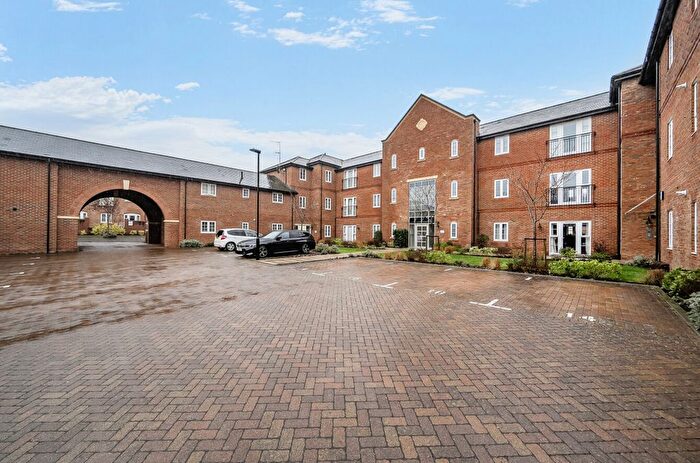 2 Bedroom Flat For Sale In Ferard Corner, Warfield, Bracknell, RG42