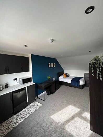 6 Bedroom Terraced House To Rent In Gillingham Road, Gillingham, ME7