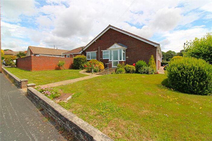 2 Bedroom Bungalow For Sale In Frosthole Crescent, Fareham, Hampshire, PO15