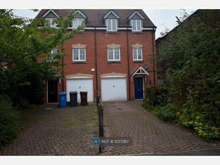 4 Bedroom Semi-Detached House To Rent In Radbourne Street, Derby DE22