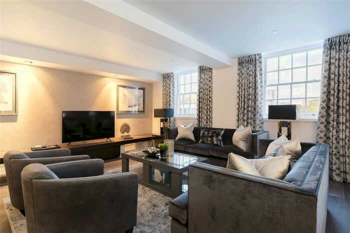 2 Bedroom Flat To Rent In Buckingham Gate, St. James's, London, SW1E