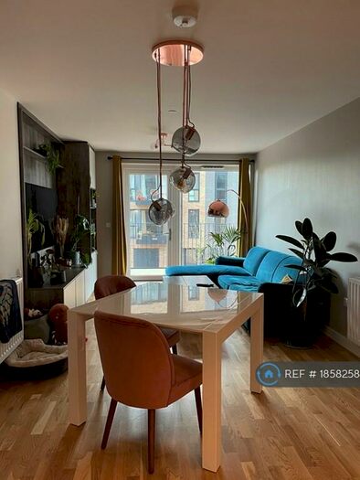 2 Bedroom Flat To Rent In Hampden Road, London, N8