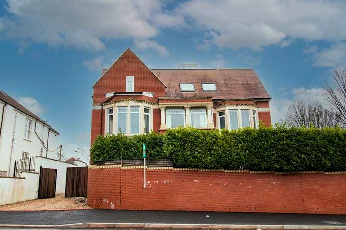 2 Bedroom Ground Flat To Rent In Pen-y-lan Road, Cardiff, CF23