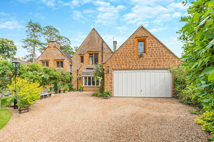 3 Bedroom Country House For Sale In Boughton Park Boughton, Northamptonshire, NN2