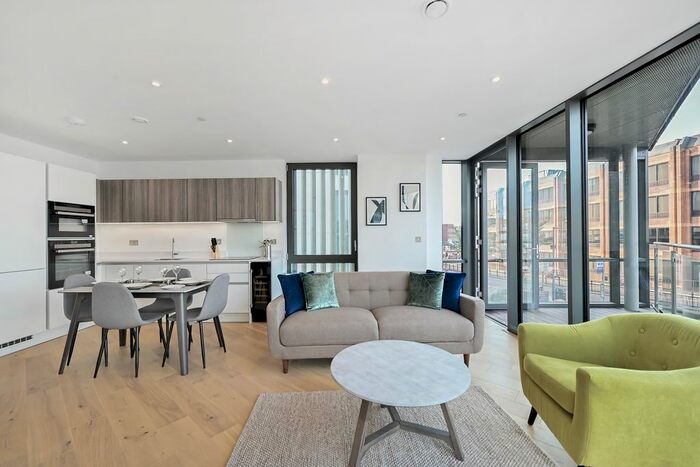 2 Bedroom Flat To Rent In Twickenham Gateway, London Road, Twickenham, TW1