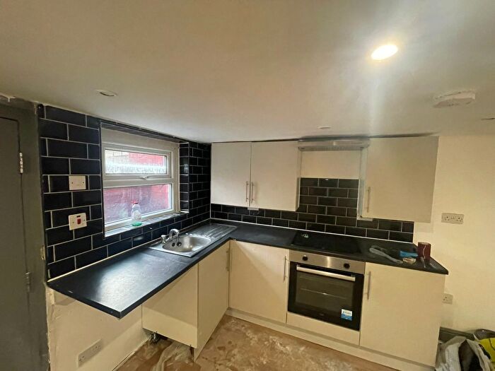 1 Bedroom Flat To Rent In Strathmore View, Leeds, LS9