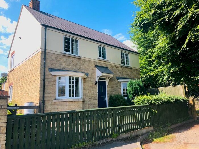 4 Bedroom Detached House To Rent In Giles Hollow, Warminster, BA12