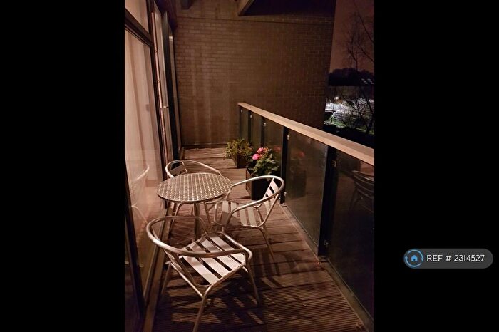 3 Bedroom Flat To Rent In Roach Road, London, E3