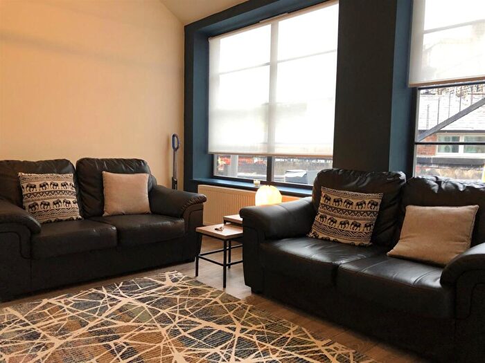 2 Bedroom Apartment To Rent In Flat D Thane Court, Royal Parade, HG1