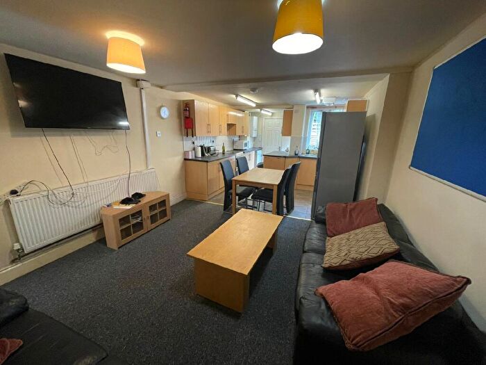 5 Bedroom House To Rent In Tiverton Road, Selly Oak, Birmingham, West Midlands, B29