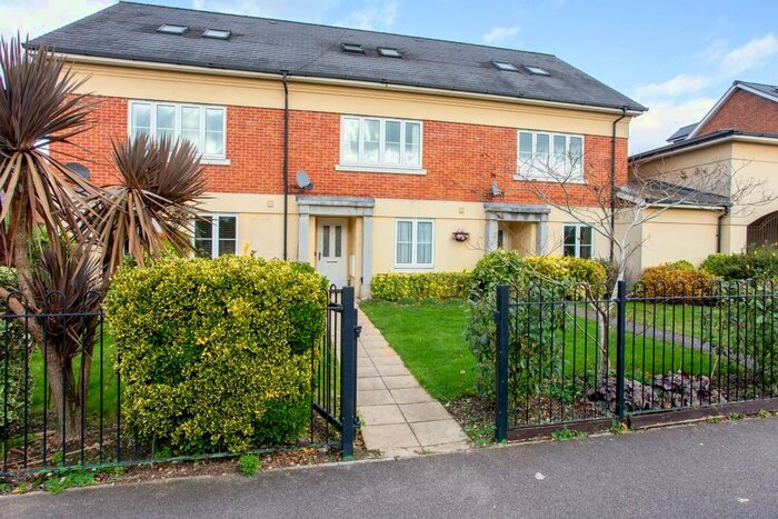 3 Bedroom Terraced House To Rent In Canterbury Mews, Windsor, SL4