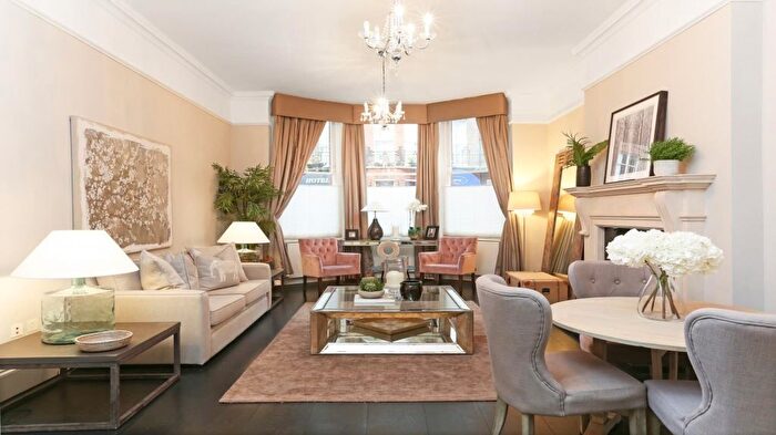 3 Bedroom Maisonette To Rent In Nottingham Place, London, W1U