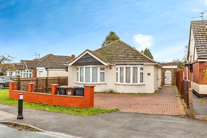 3 Bedroom Detached Bungalow For Sale In Woodside Avenue, Northampton, Northamptonshire, NN3