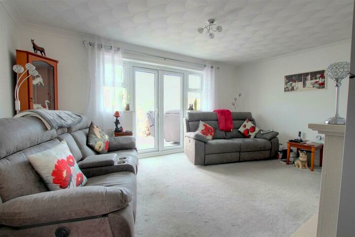 2 Bedroom Detached Bungalow For Sale In Aqua Drive, Mablethorpe, LN12