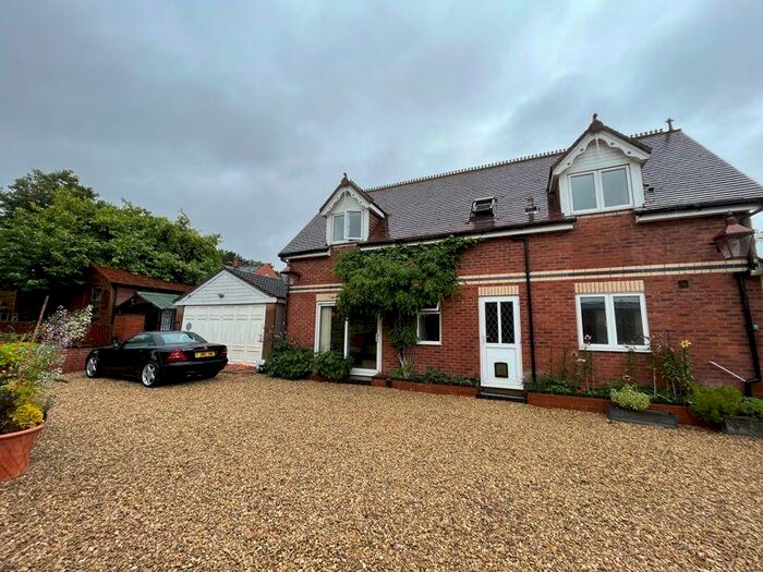 2 Bedroom Detached House To Rent In Gloucester Road, Cheltenham, GL51